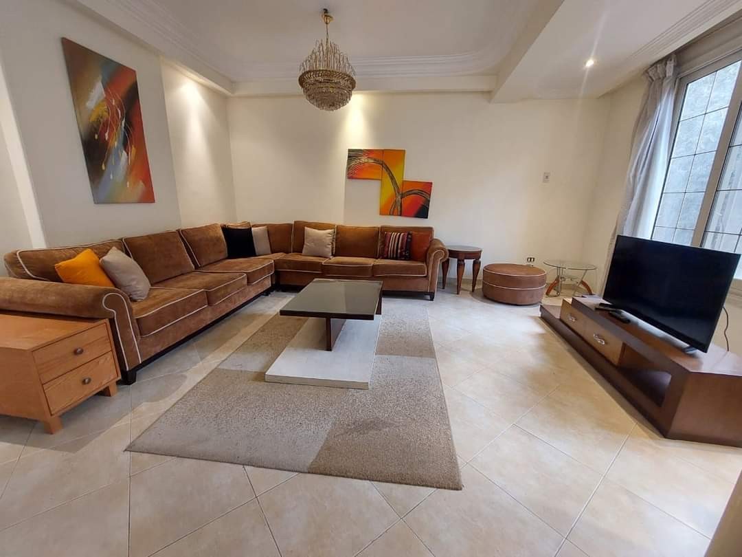 شقة فاخرة مفروشة للإيجار في دجلة المعادي – ثلاث غرف نوم قريبة من المدرسة الأمريكية بمساحة 180 متر - 5103 Featured Image