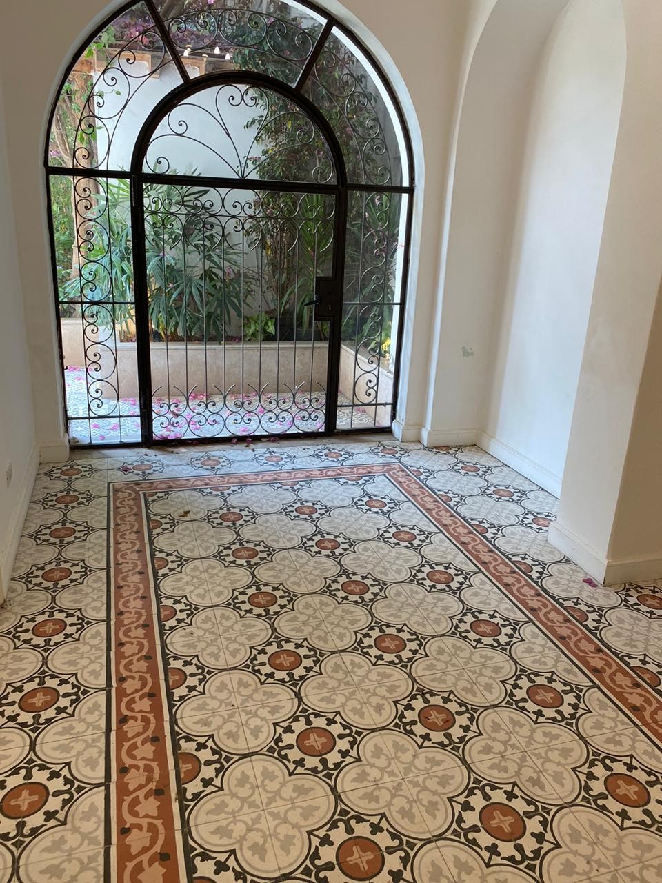 Luxury 4-Bedroom Art Deco Villa With Private Garden & Garage In Maadi Sarayat - 4968 Featured Image