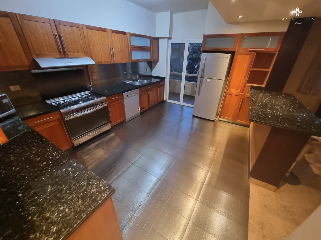 شقة مفروشة بالكامل للإيجار في دجلة المعادي – ثلاث غرف نوم، حمامان، الدور الأول بالقرب من المدرسة الأمريكية-5082-gallery-1