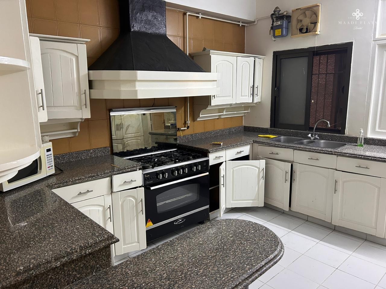 شقة 4 غرف نوم – المعادي سرايات | 220 متر-5119-gallery-0