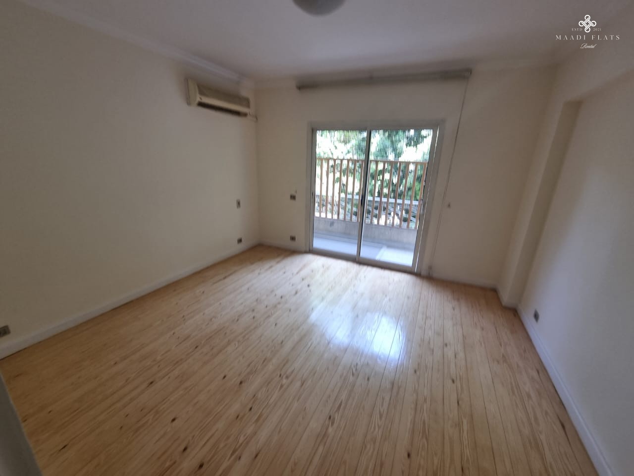 شقة واسعة ٤ غرف نوم ببلكونة في سرايات المعادي – ١٢٠٠ دولار-5095-gallery-11