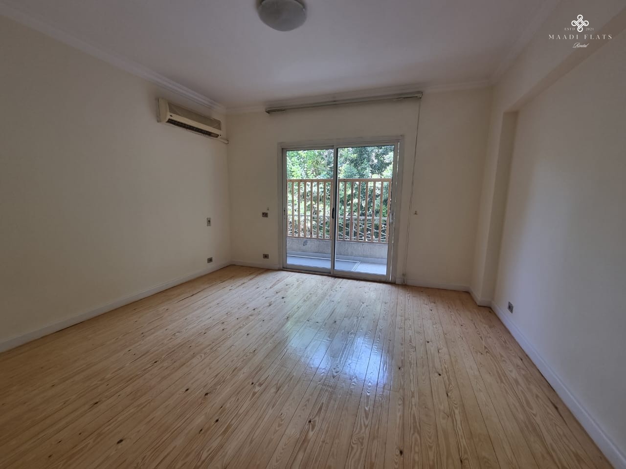 شقة واسعة ٤ غرف نوم ببلكونة في سرايات المعادي – ١٢٠٠ دولار-5095-gallery-12