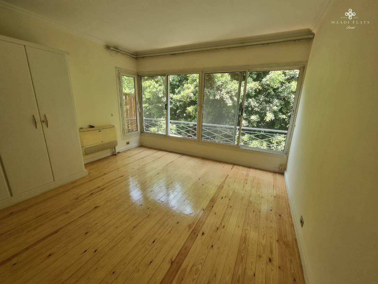 شقة واسعة ٤ غرف نوم ببلكونة في سرايات المعادي – ١٢٠٠ دولار-5095-gallery-17