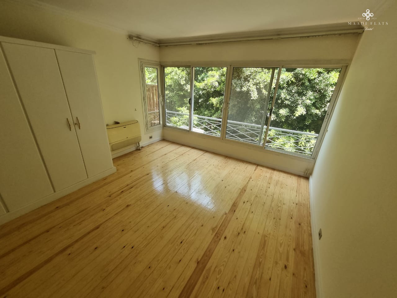 شقة واسعة ٤ غرف نوم ببلكونة في سرايات المعادي – ١٢٠٠ دولار-5095-gallery-18