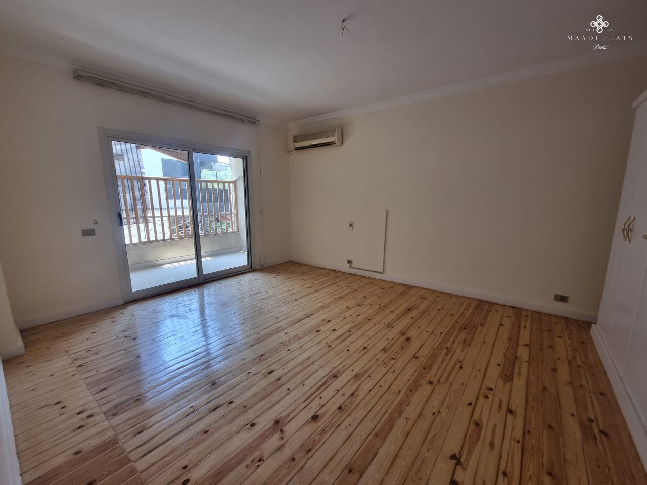 شقة واسعة ٤ غرف نوم ببلكونة في سرايات المعادي – ١٢٠٠ دولار-5095-gallery-22