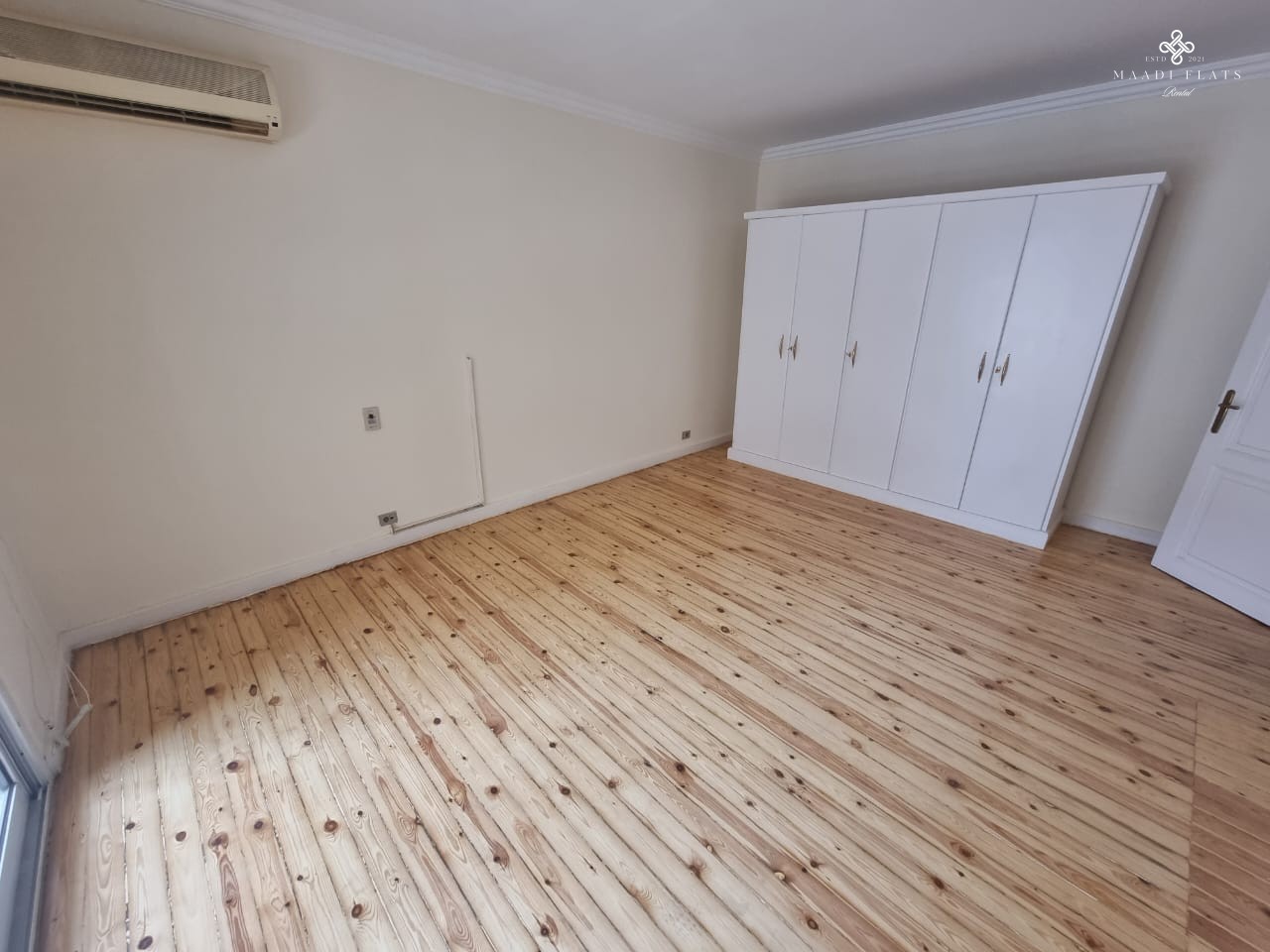 شقة واسعة ٤ غرف نوم ببلكونة في سرايات المعادي – ١٢٠٠ دولار-5095-gallery-28