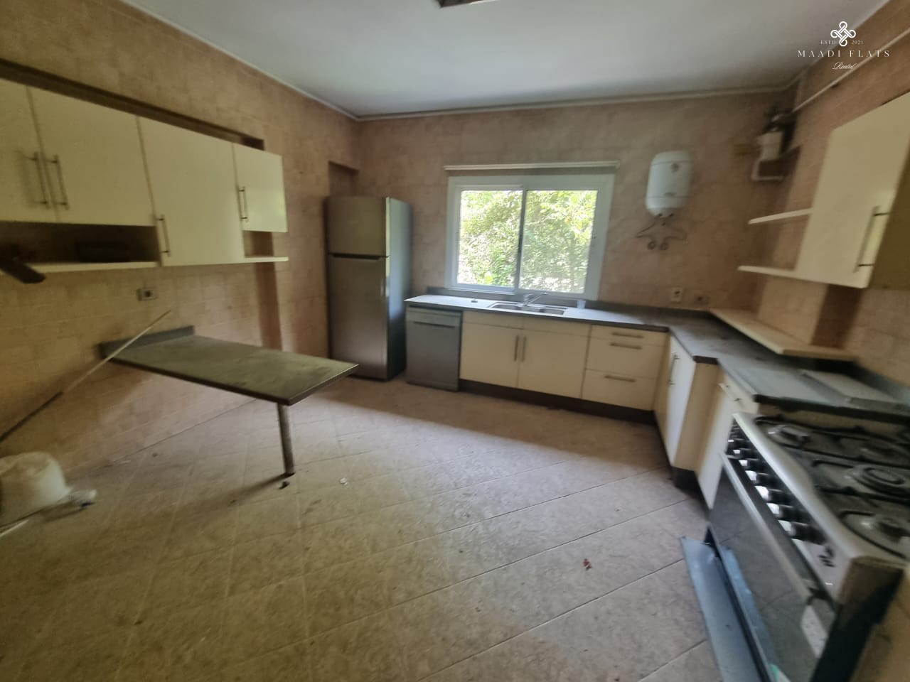 شقة واسعة ٤ غرف نوم ببلكونة في سرايات المعادي – ١٢٠٠ دولار-5095-gallery-9