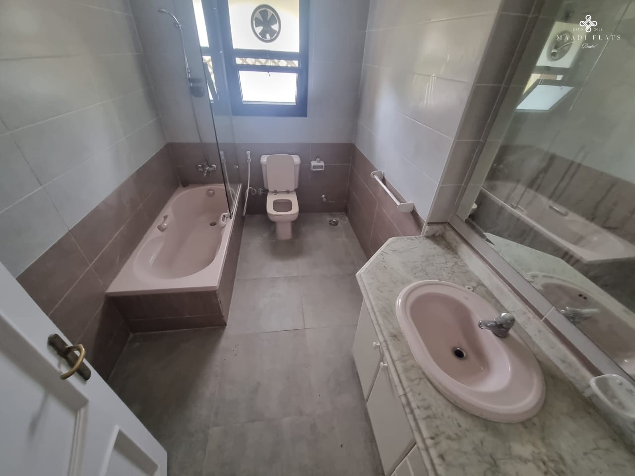 شقة واسعة للإيجار في موقع رئيسي في سرايات المعادى القاهرة مصر-5084-gallery-19